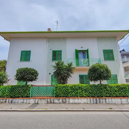 Accogliente Mansarda A Due Passi Dal Mare Apartamento *