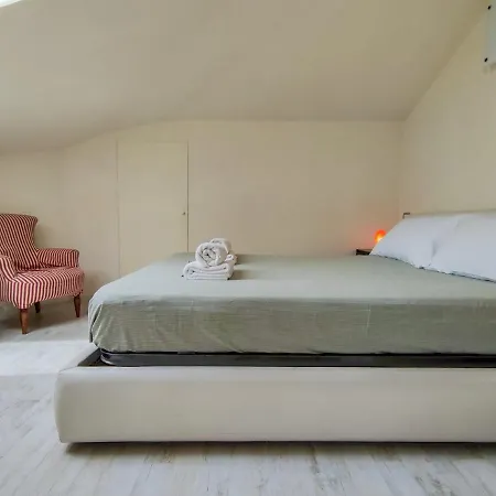 Accogliente Mansarda A Due Passi Dal Mare Apartamento